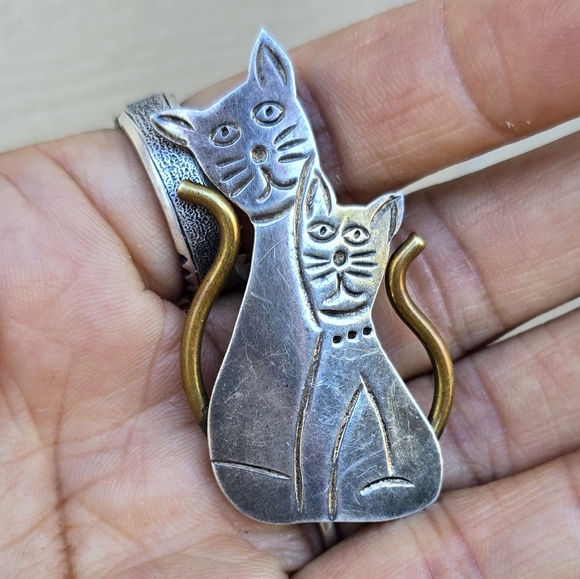 Vintage TAXCO mom cat and kitten pair solid 925 sterling silver and brass brooch - Picture 11 of 17